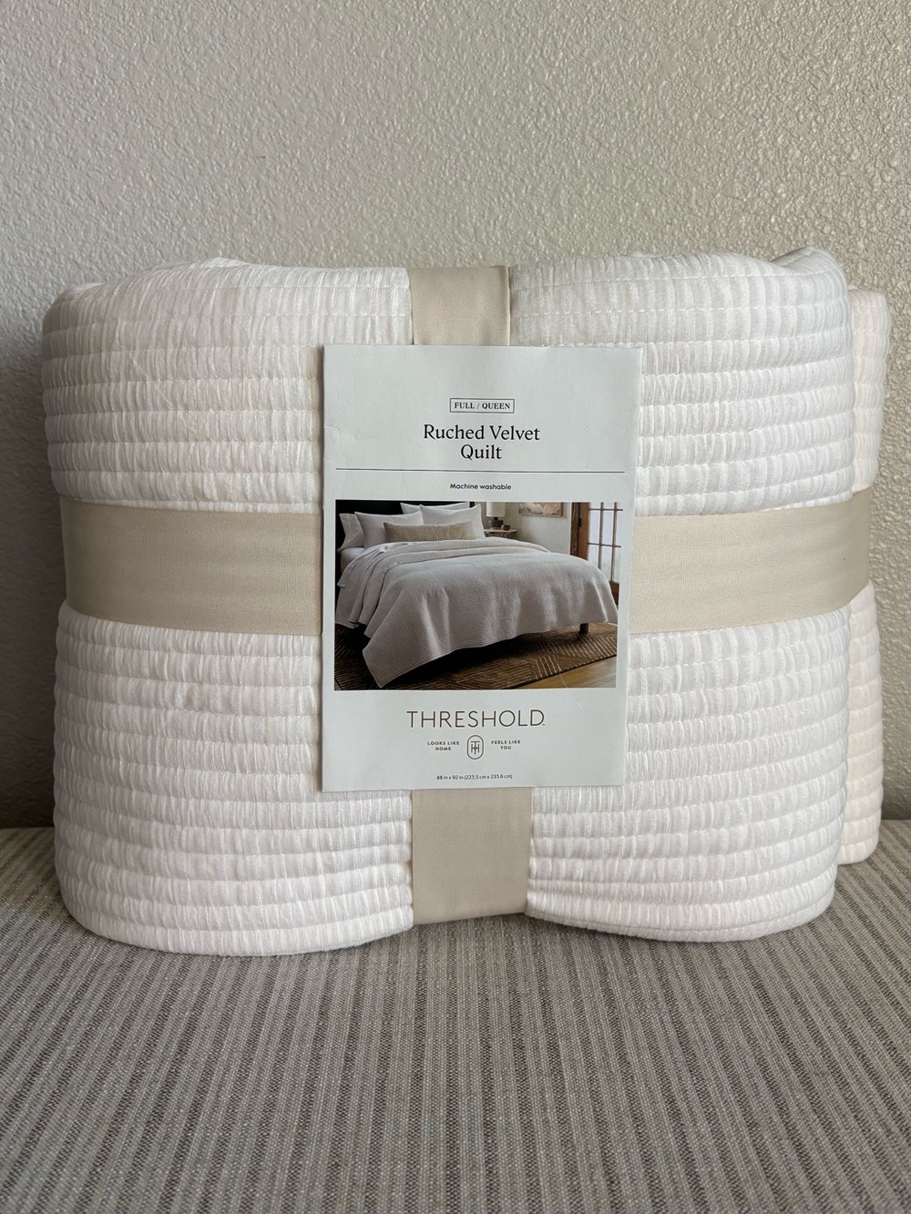 NWT Full/Queen Ruched Velvet Quilt Ivory - Threshold